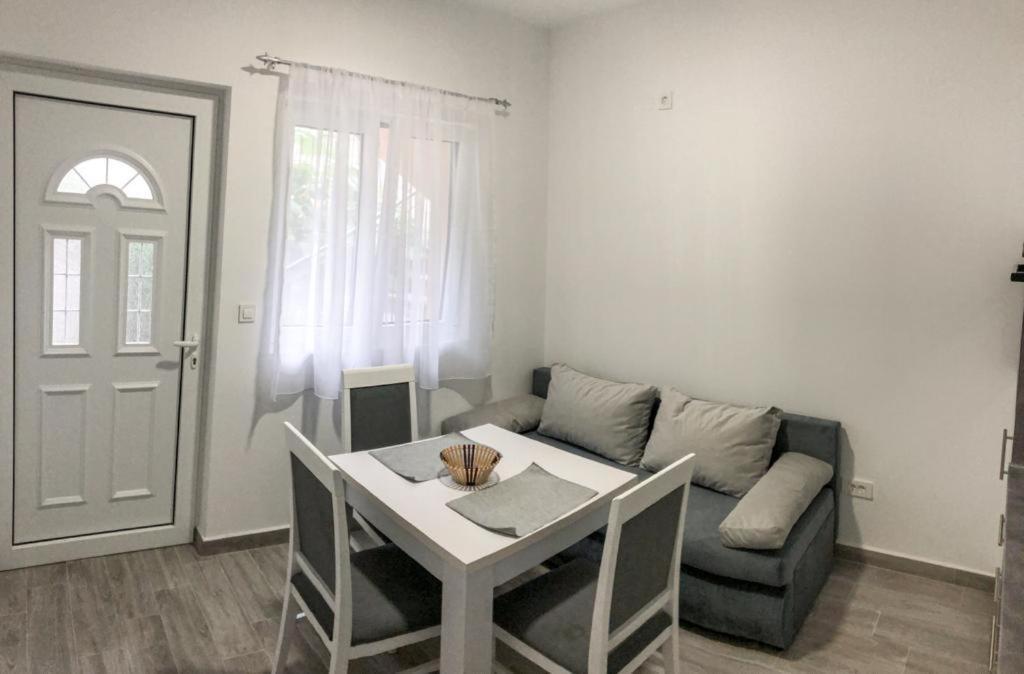 Apartmani Cupara Tivat Exterior foto